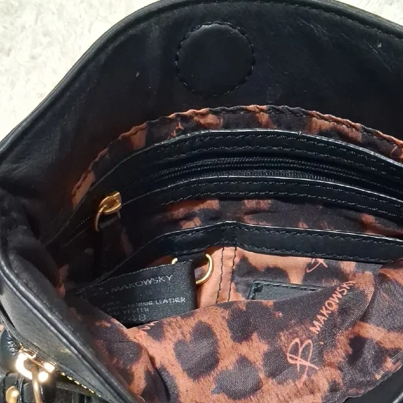 B. Makowsky Black Leather Crossbody Bag with Gold Details - Picture 7 of 8